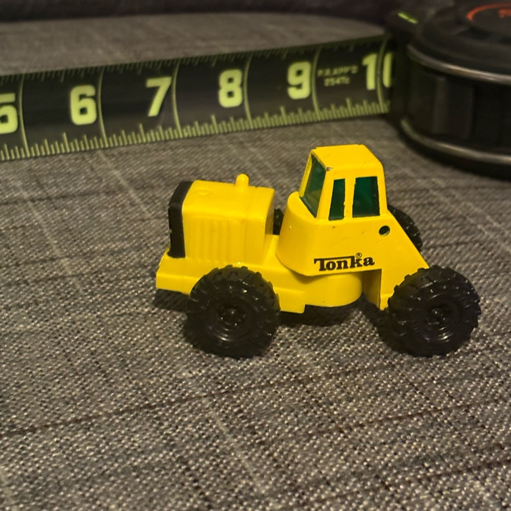 Vintage Tonka Green and Yellow Construction Set Manufacture Diecast Trucks Lot 2 - Picture 5 of 7
